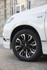 Mitsubishi Outlander GT PHEV Exterior Package 2017 года (NA)